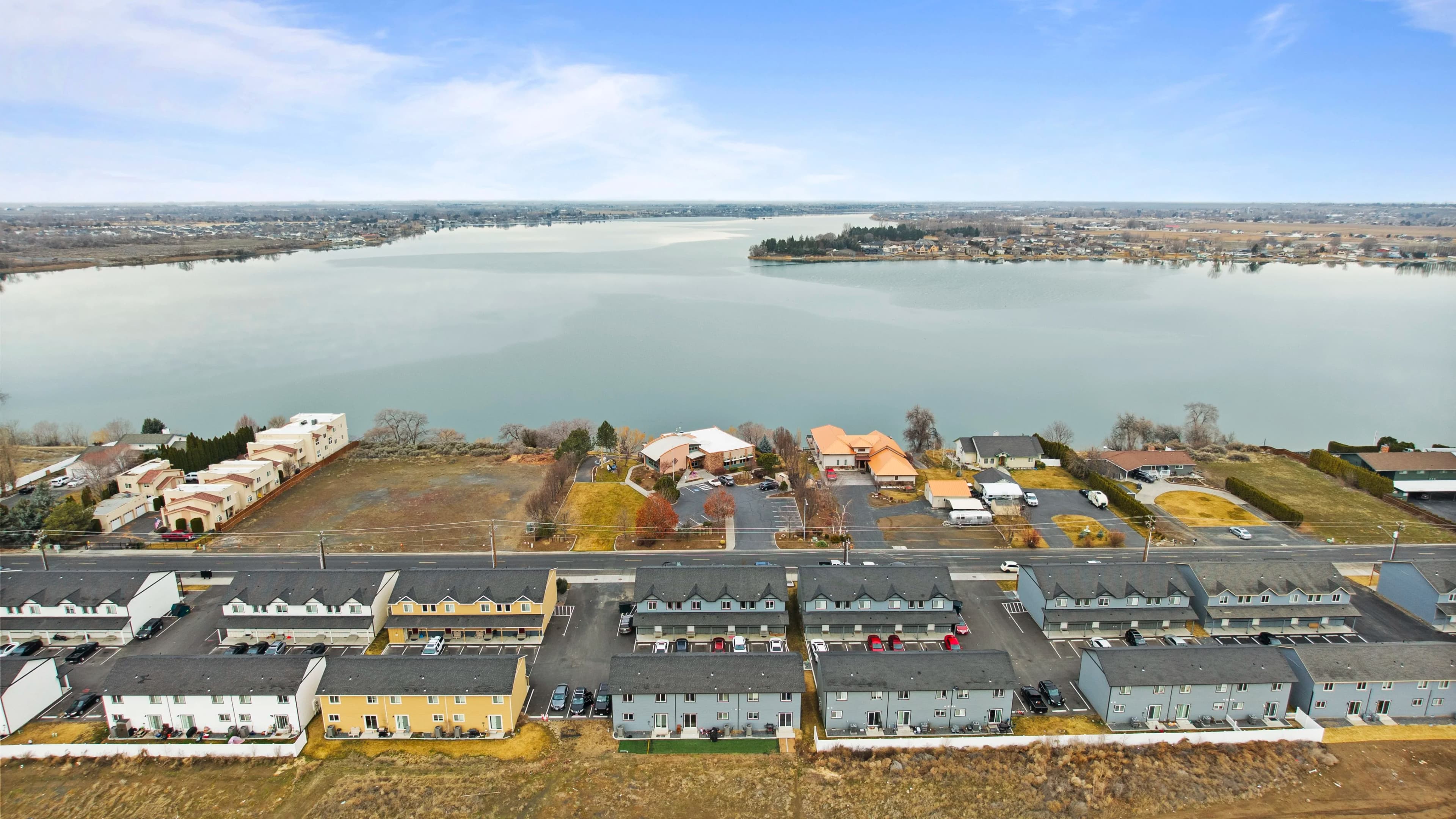 Townhomes in Moses Lake for Professionals — Aerial view of Marina Shore Villas townhomes from above Marina Drive