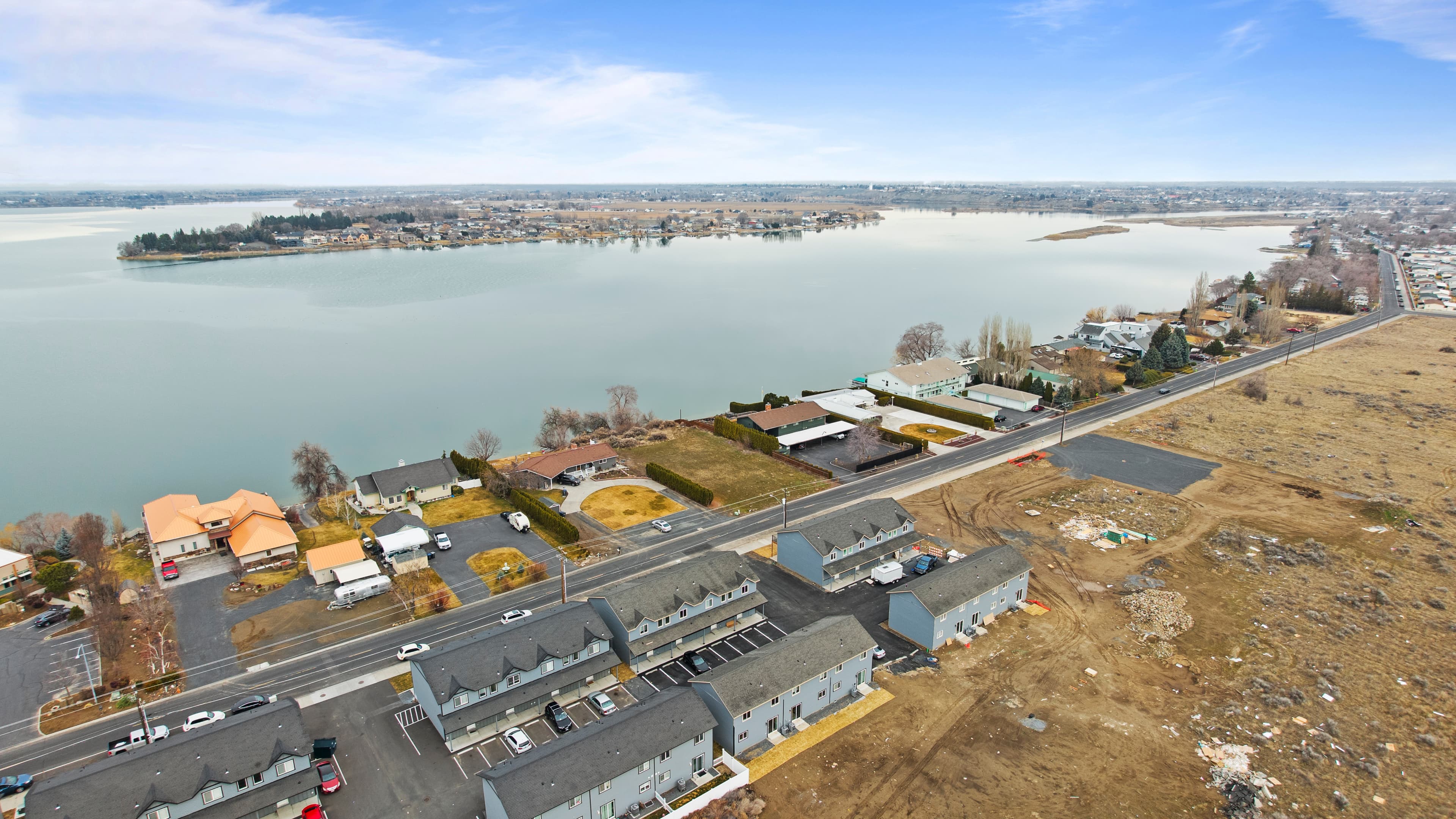 Moses Lake and the Marina Shore Villas shoreline from above
