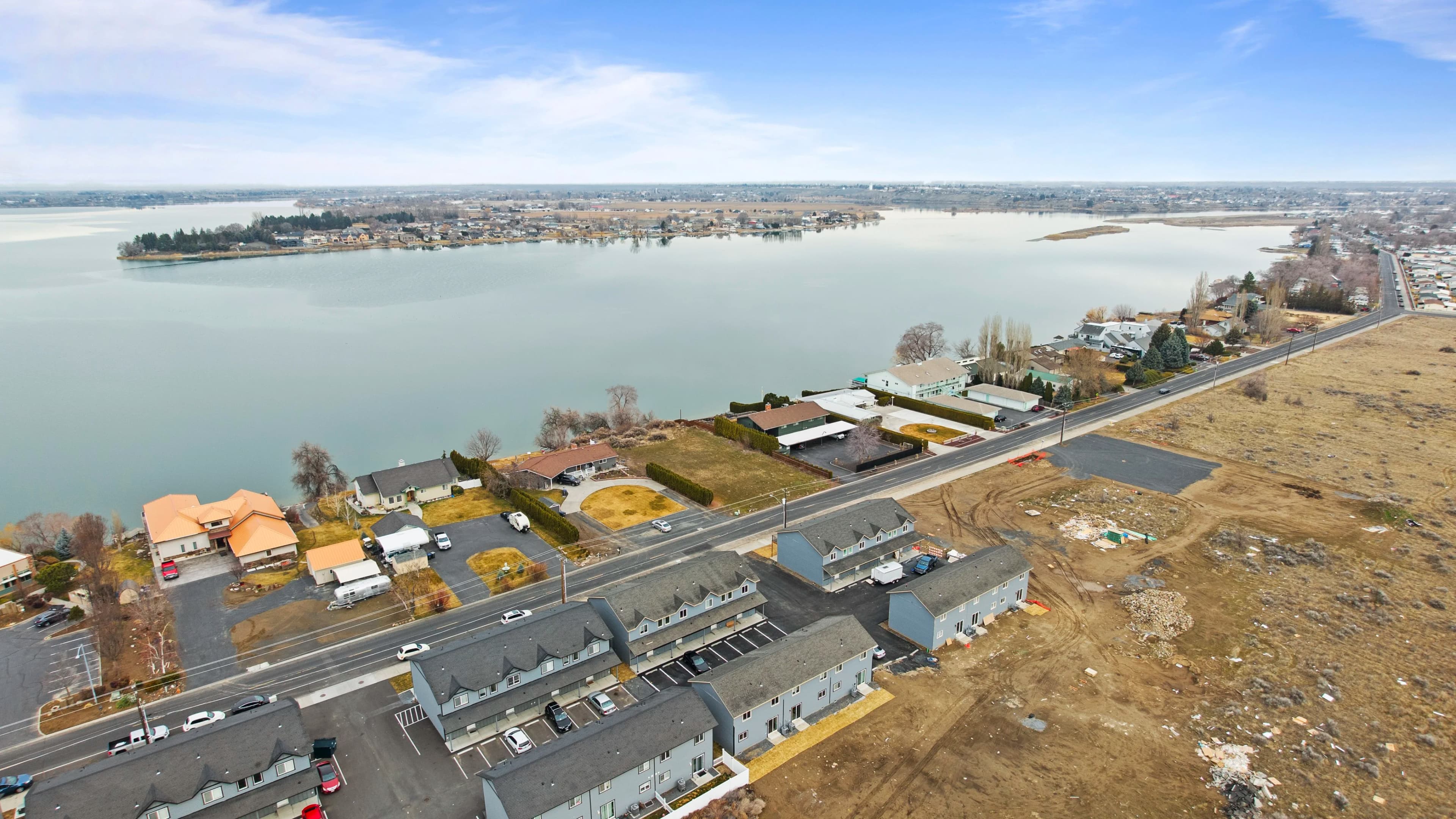 Pet Friendly Townhomes for Rent in Moses Lake — Moses Lake and the Marina Shore Villas shoreline from above