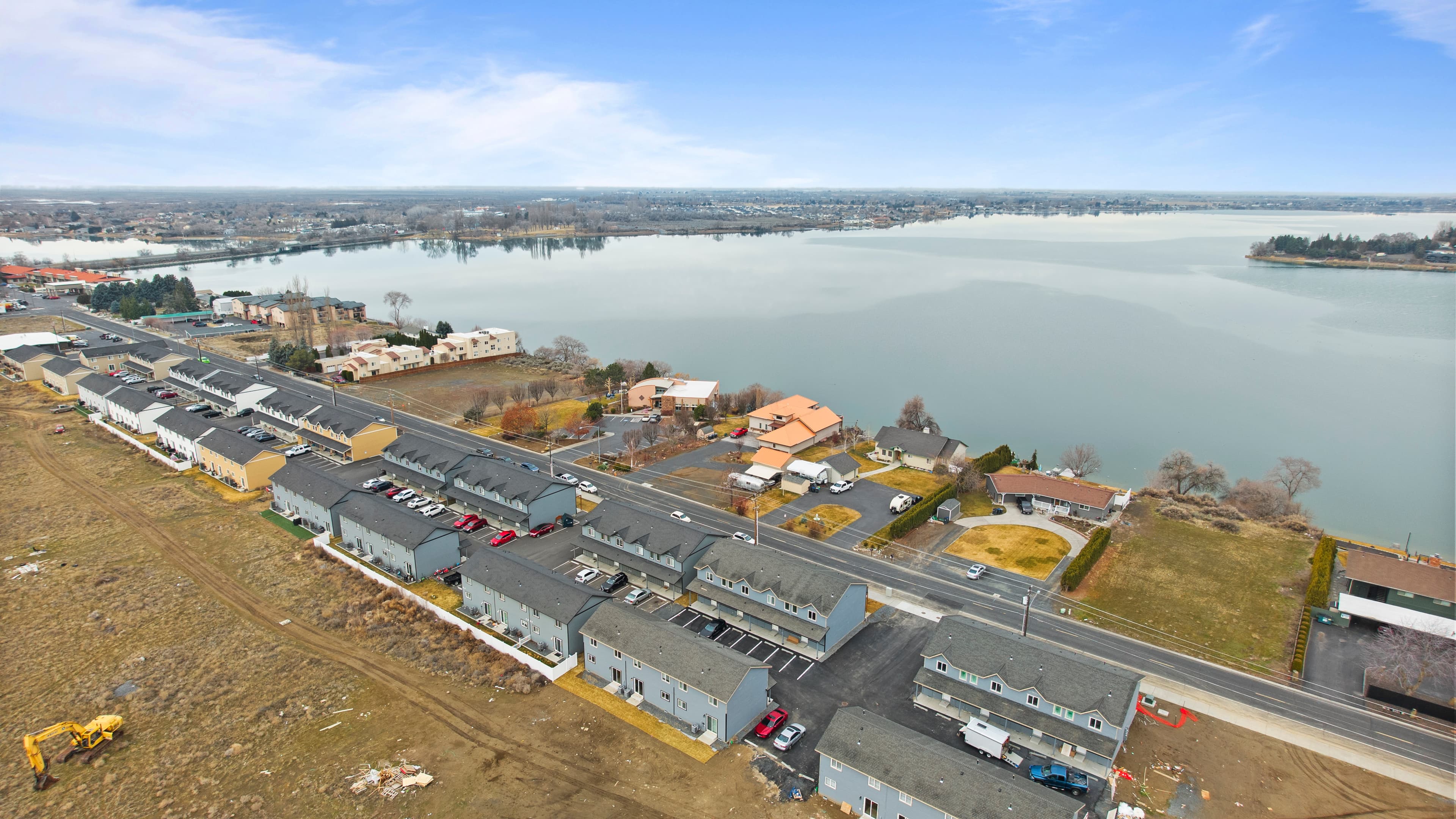 Marina Drive and surrounding neighborhood near Marina Shore Villas