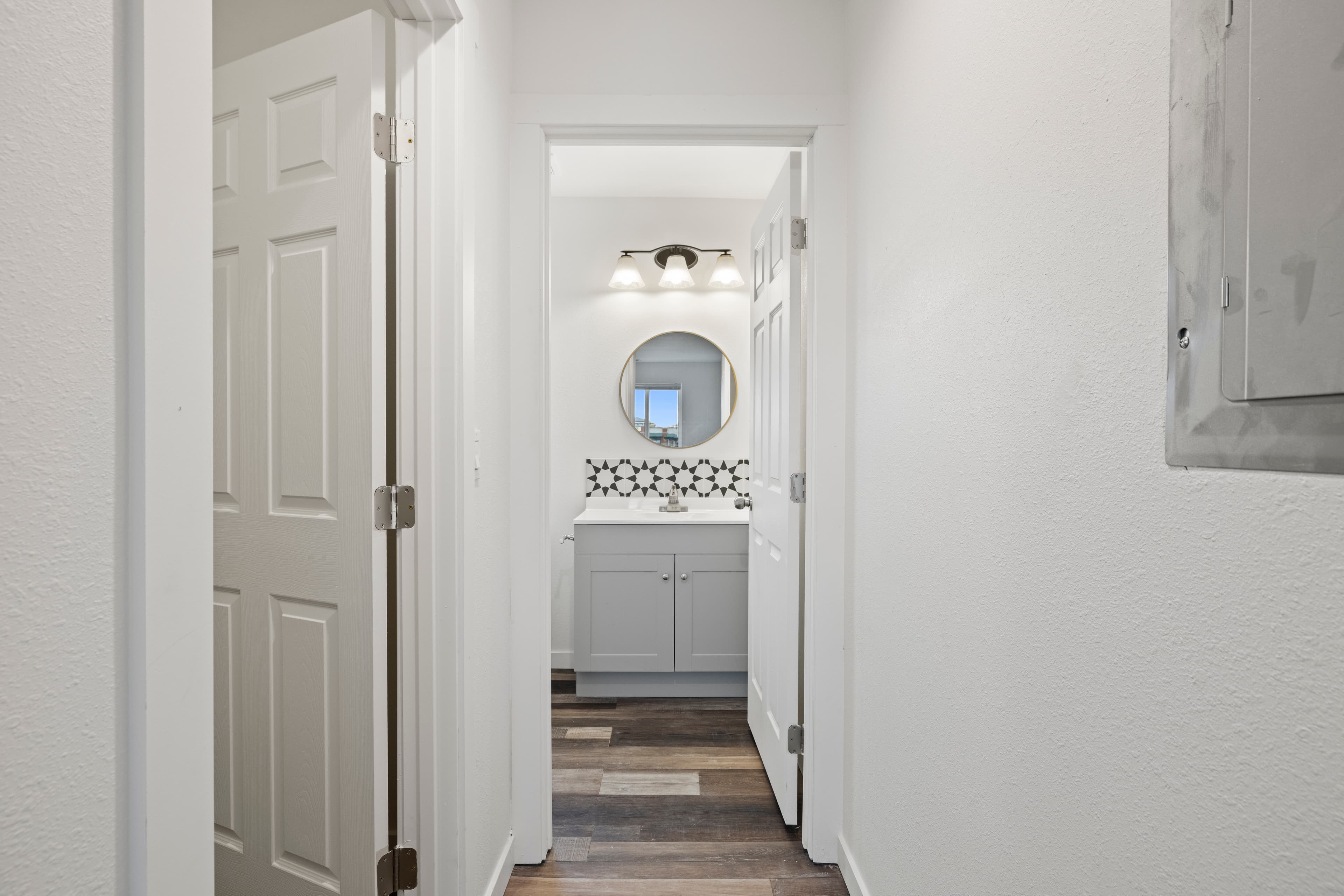 Executive Rentals in Moses Lake — Upstairs full bathroom in a Marina Shore Villas Moses Lake townhome