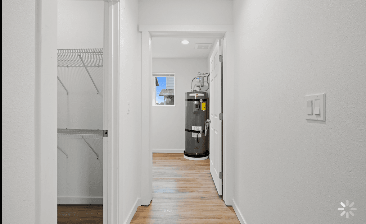 Bedroom with natural light in a Marina Shore Villas Moses Lake rental